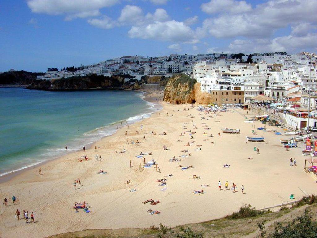 Residencial Capri By Umbral Hotel Albufeira Bagian luar foto